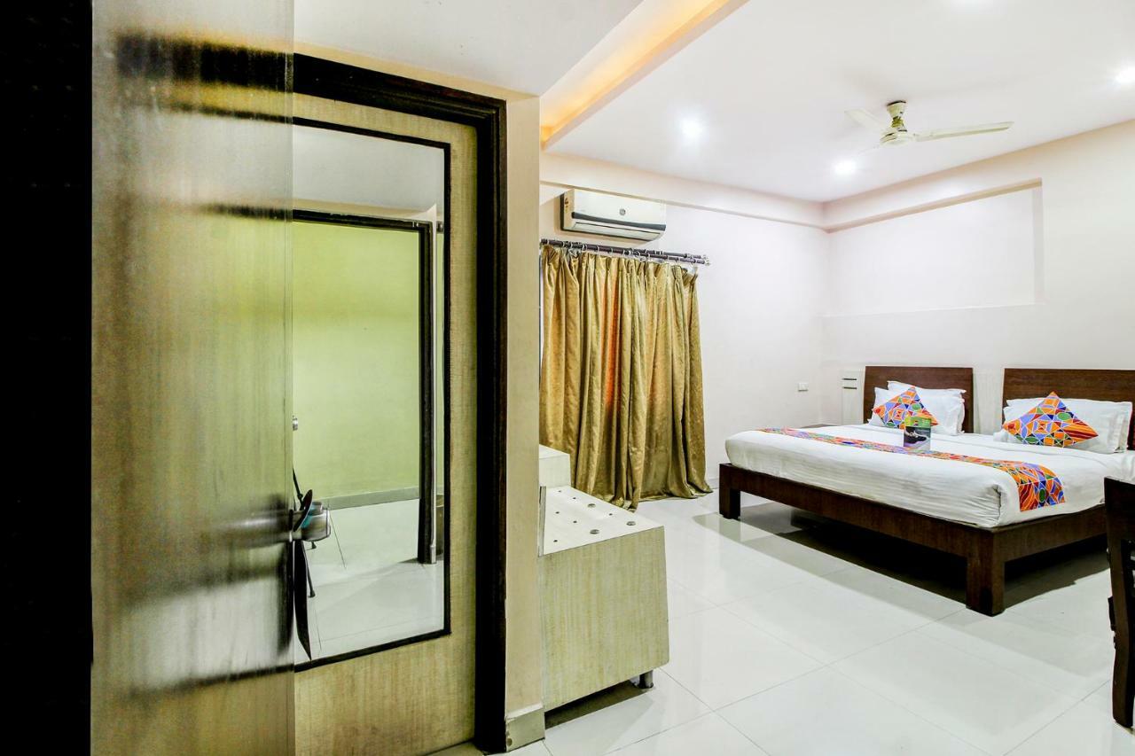 Fabexpress Tourist Plaza Hyderabad Exterior foto